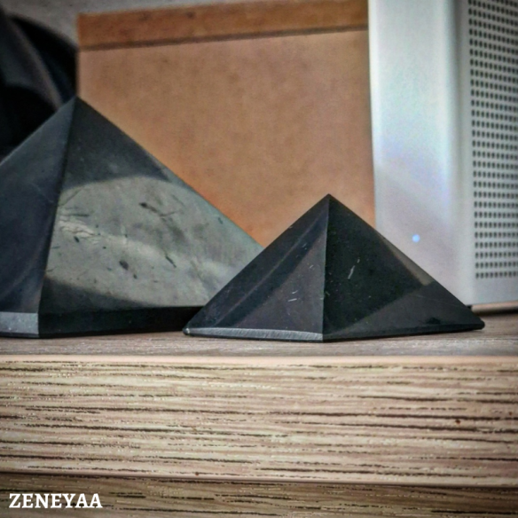Pyramide Shungite Petite